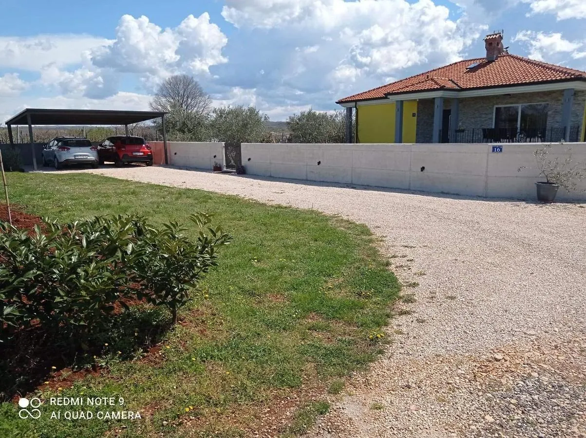 Holiday House Anita Umag 0*,  Horvátország